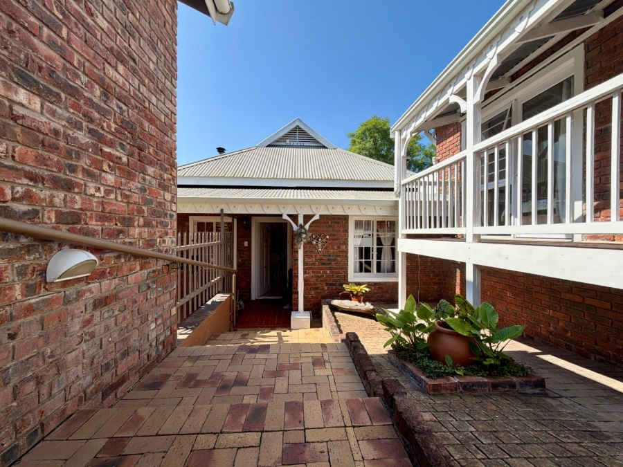 7 Bedroom Property for Sale in Heather Park Western Cape